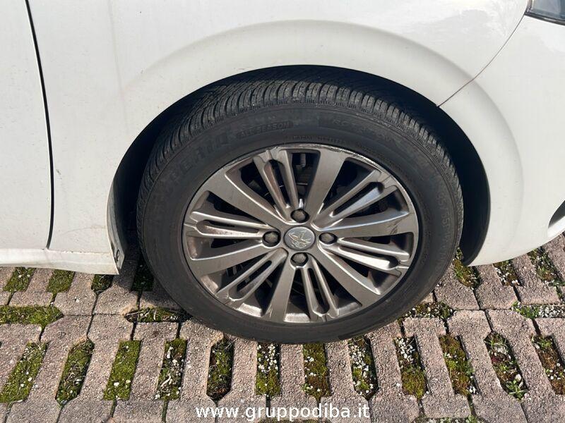 Peugeot 208 I 2015 Benzina 5p 1.2 puretech Active 82cv