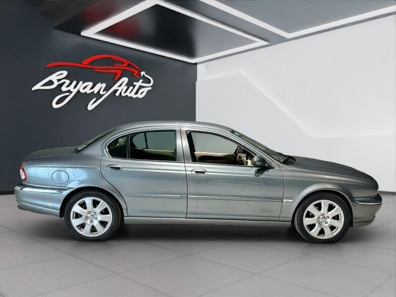 Jaguar X-Type 2.5 V6 24V cat Executive