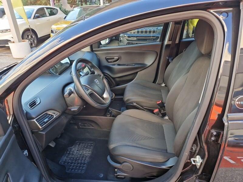 Lancia Ypsilon III 2015 1.0 firefly hybrid Gold s&s 70cv
