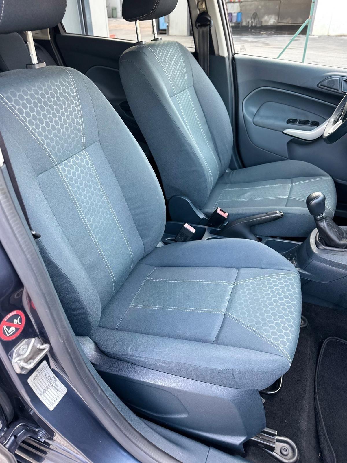 Ford Fiesta 1.4 TDCi 68CV 5 porte Titanium
