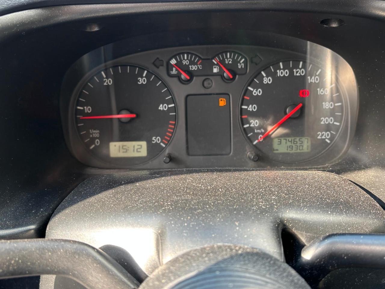 Volkswagen Caravelle 2.5 TDI/102CV PL - 9 posti