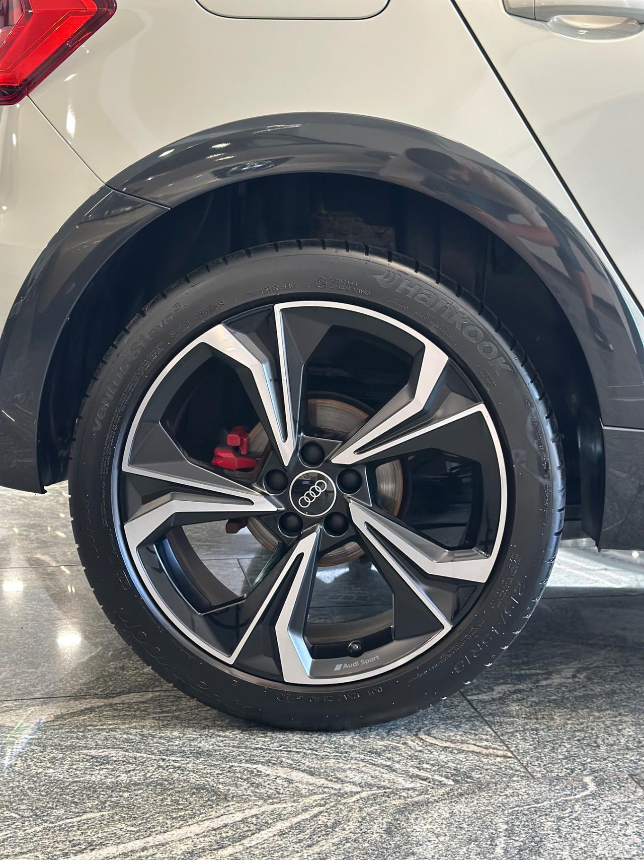 A1 allstreet 35 TFSI S tronic Identity Contrast
