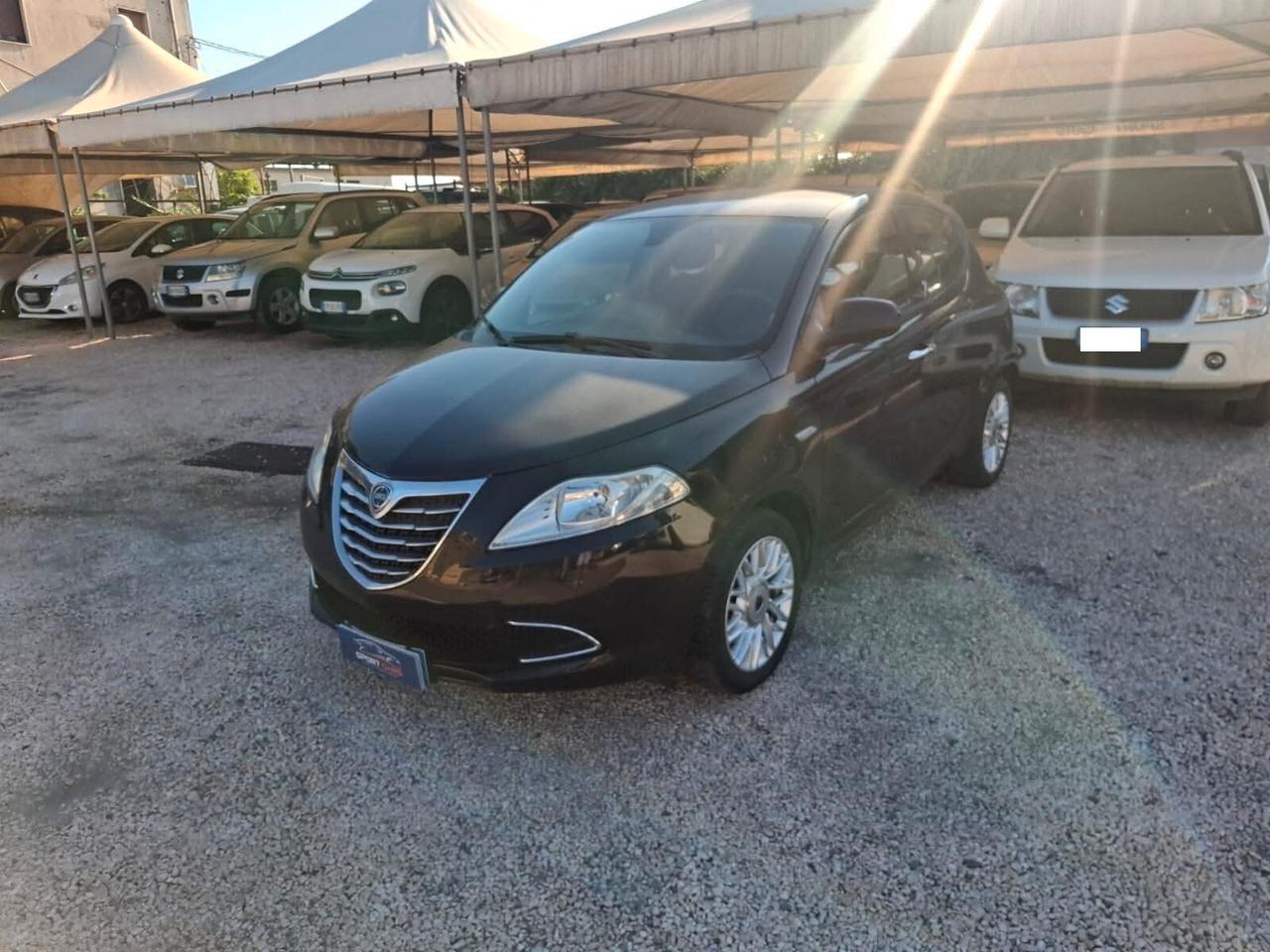 Lancia Ypsilon 1.2 69 CV 5 porte Platinum