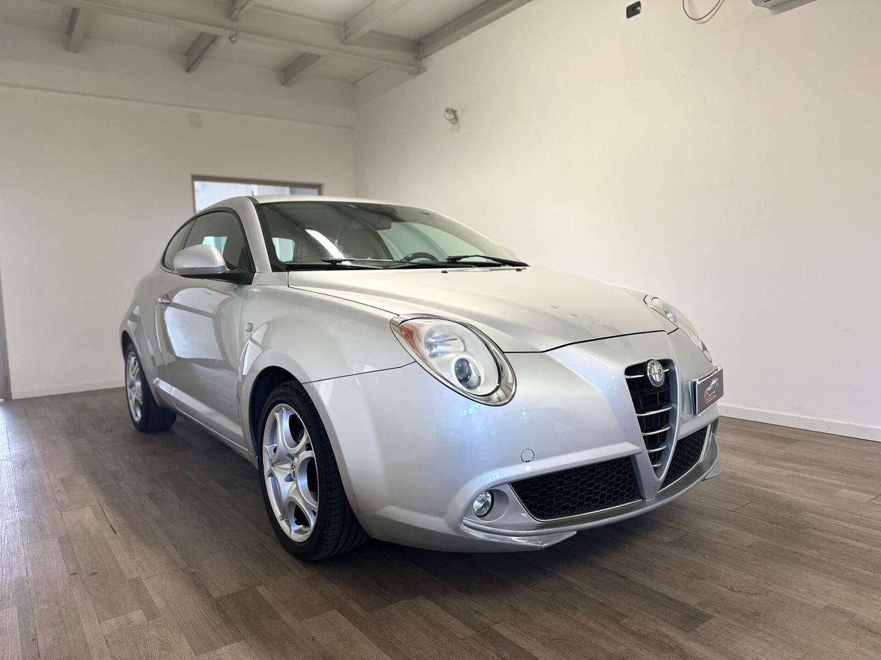 Alfa Romeo MiTo 1.6 JTDm-2 S&S Distinctive Sport Pack NEOPATENTATI