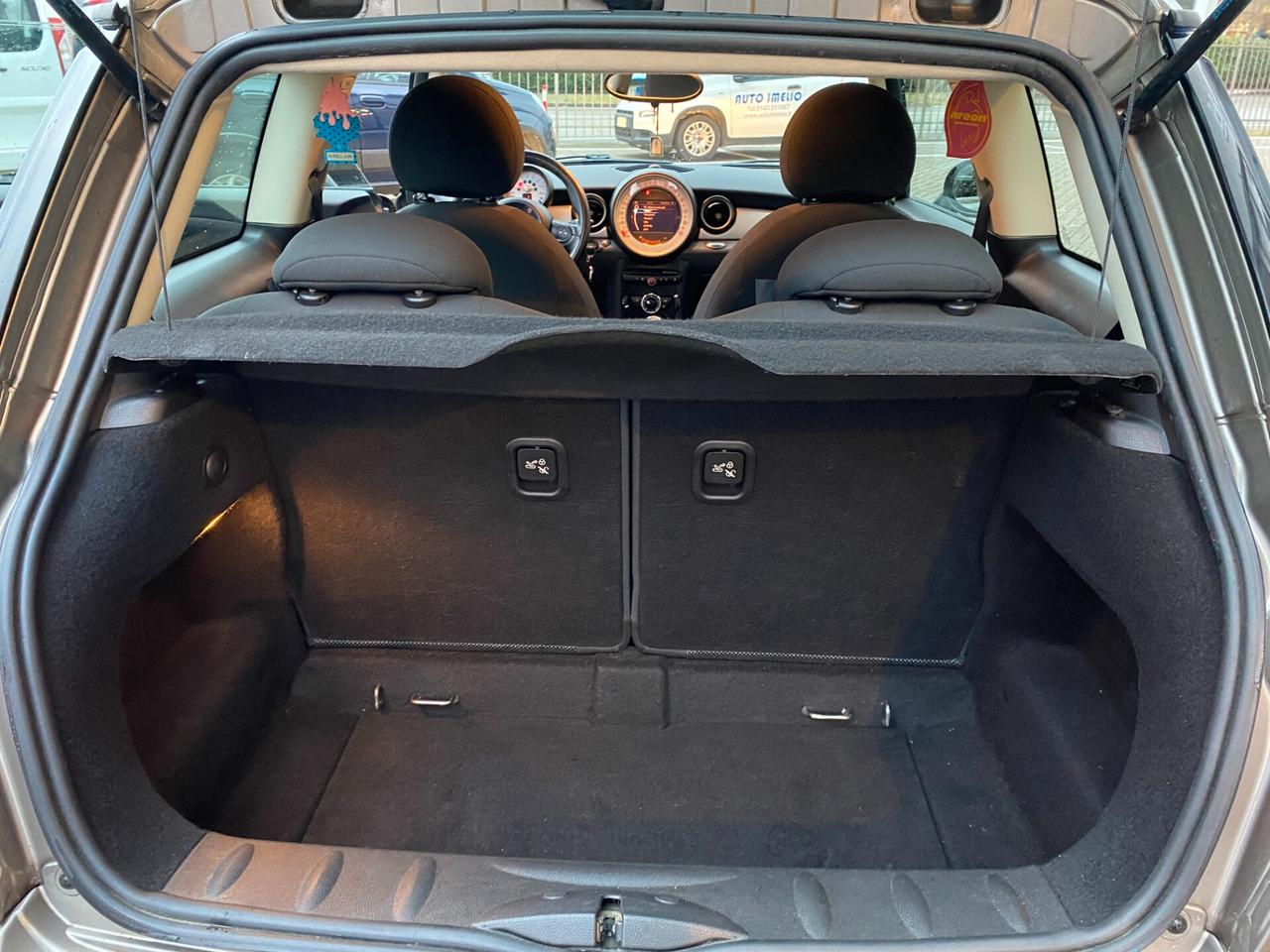 Mini 1.6 16V One (55kW)