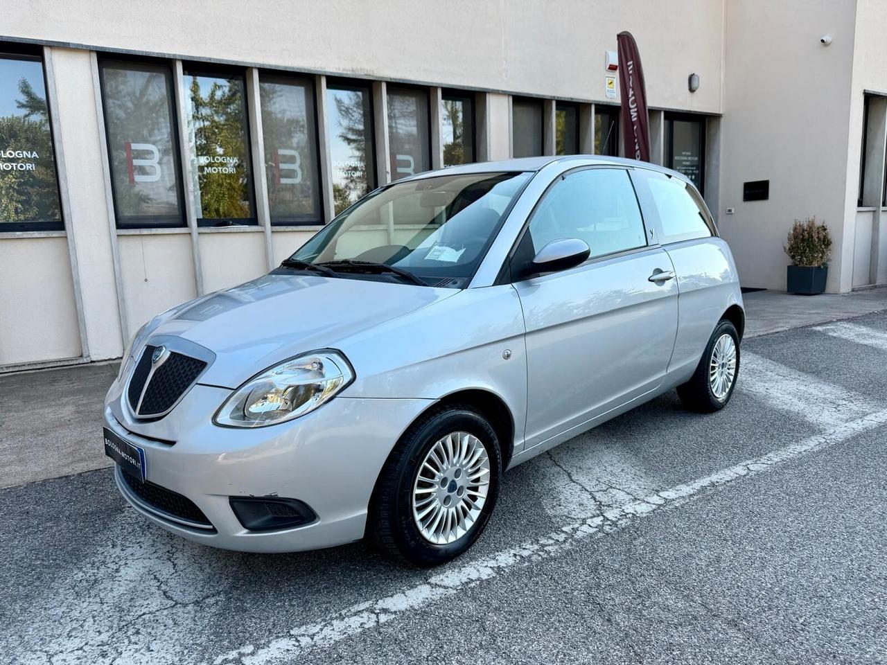 Lancia Ypsilon 1.2 Argento