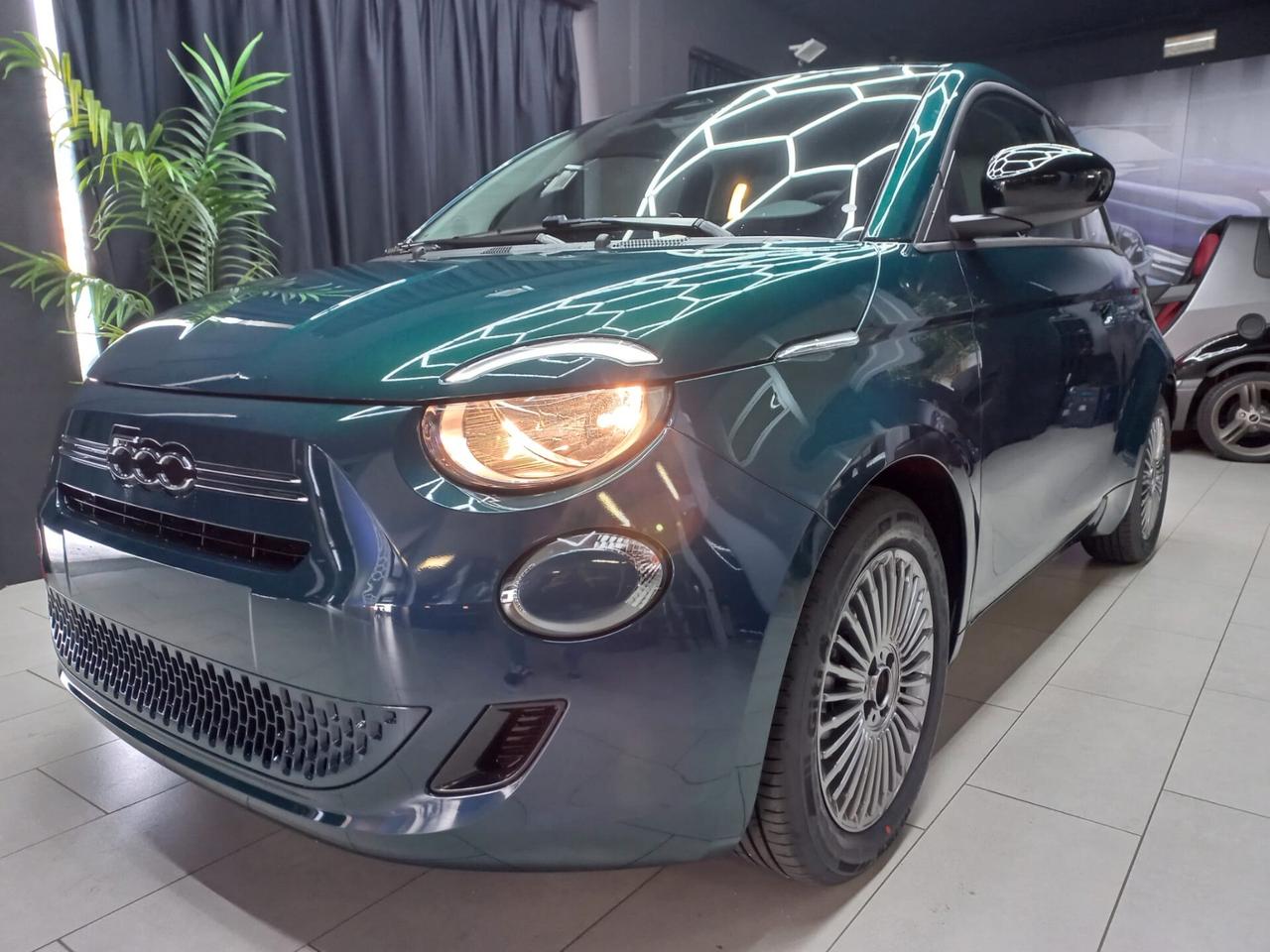 Fiat 500 Berlina Hybrid Icon