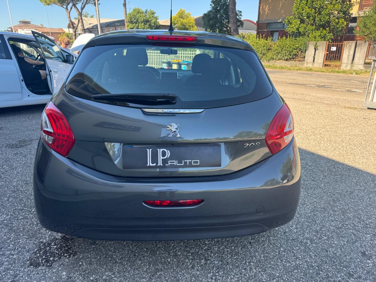 Peugeot 208 1.4 HDi 68 CV 5 porte Allure