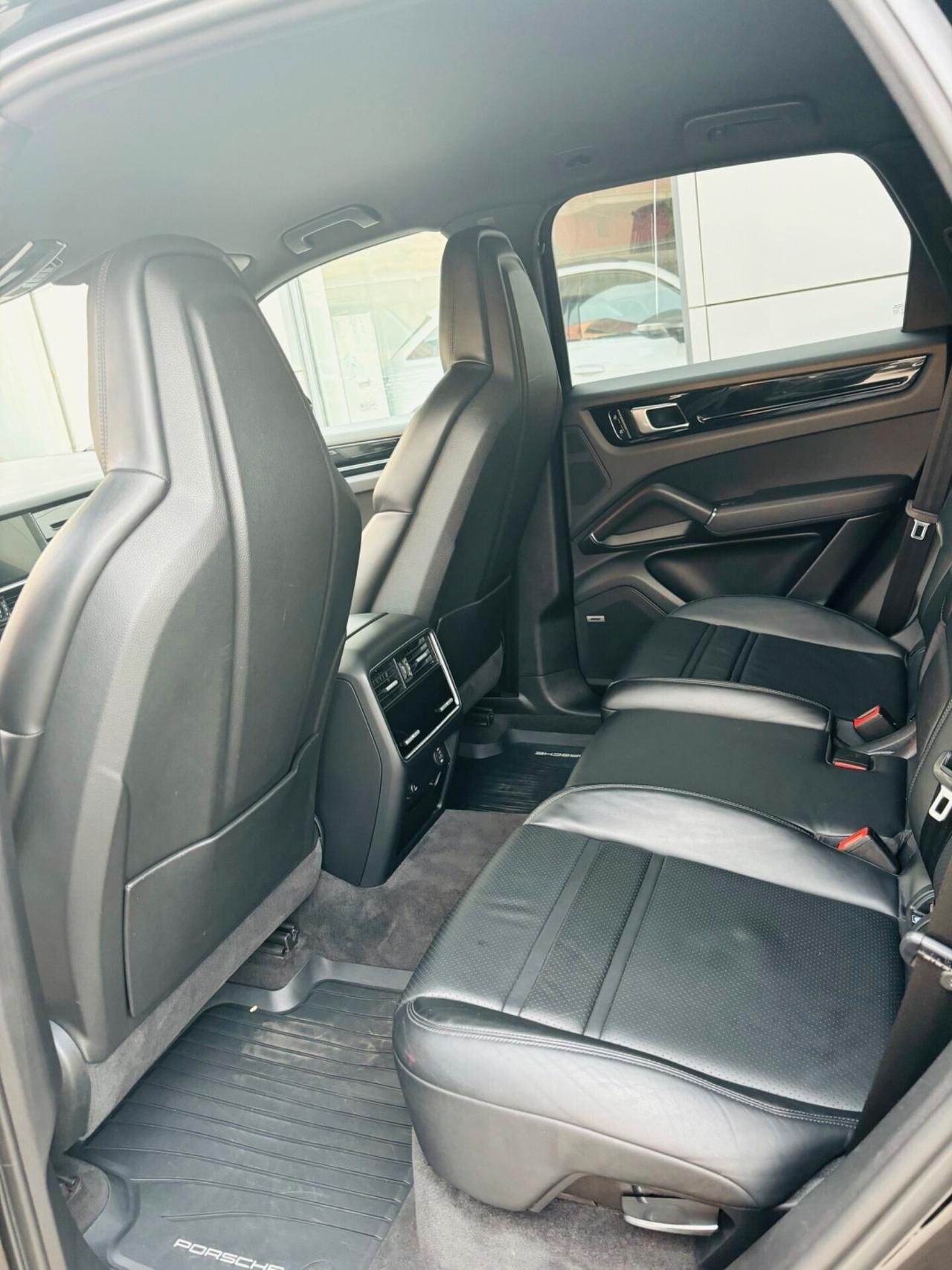 Porsche Cayenne 3.0 V6 - anno 2019 - prezzo €49.900