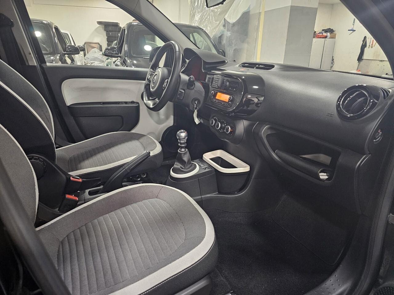 NUOVA RENAULT TWINGO INTENS TCe 0.9 BENZ 90CV TOTAL BLACK EDITION