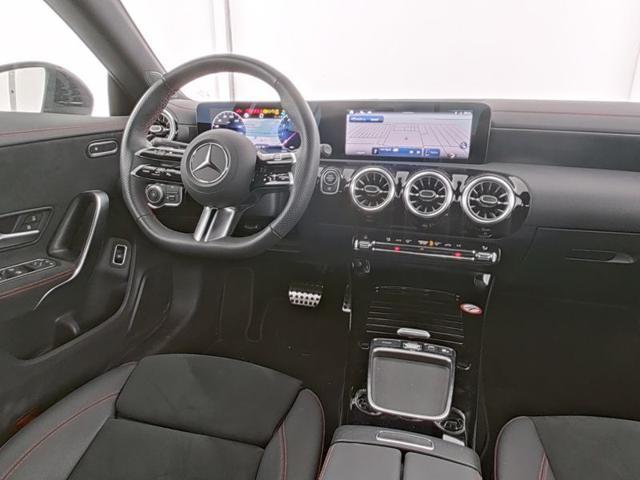 MERCEDES-BENZ CLA 180 Automatic AMG Line Advanced Plus