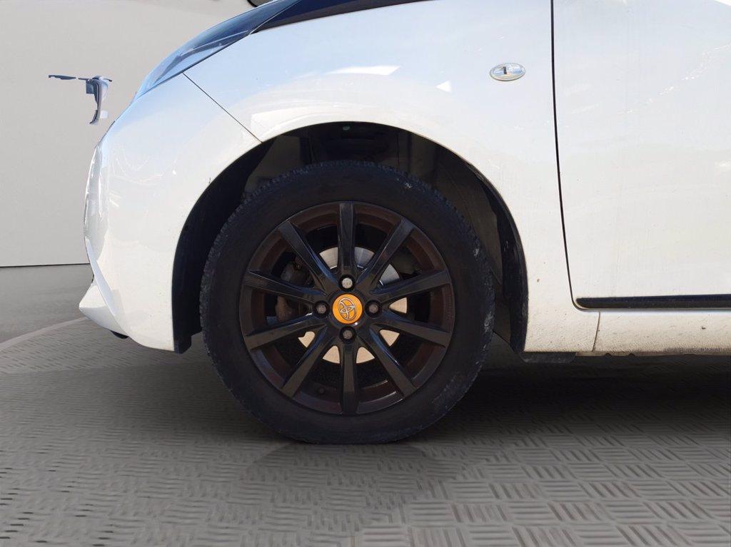 TOYOTA Aygo 5p 1.0 x-play my15 del 2015