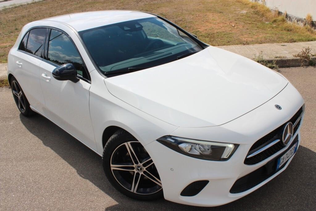 MERCEDES Classe A 200 d Aut. Sport *Luci Ambiente