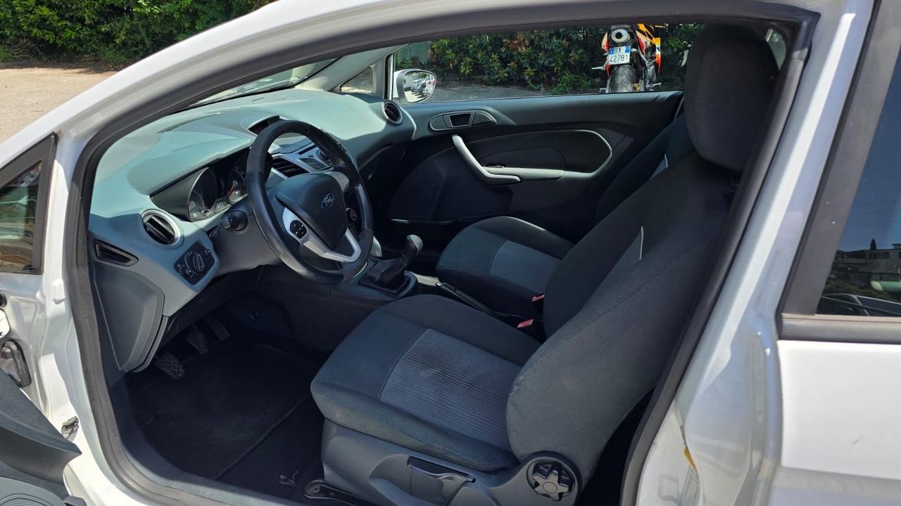 Ford Fiesta 1.4 TDCi 70CV 3 porte Titanium