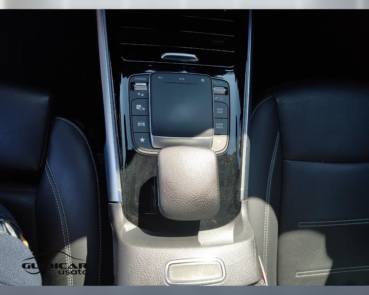Mercedes-Benz GLB - X247 2019 - GLB 200 d Premium auto