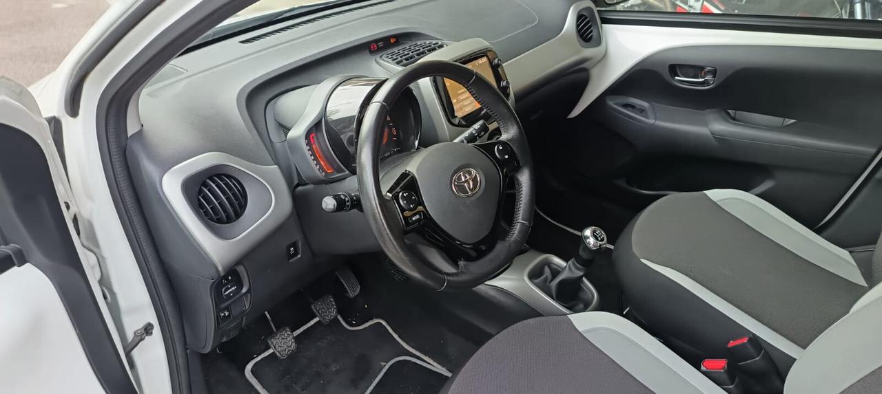TOYOTA Aygo 1.0 VVT-i 69 CV 5 porte x-play - 2016