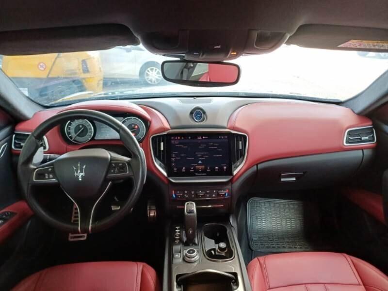 Maserati Ghibli V6 3.0 Modena 350CV