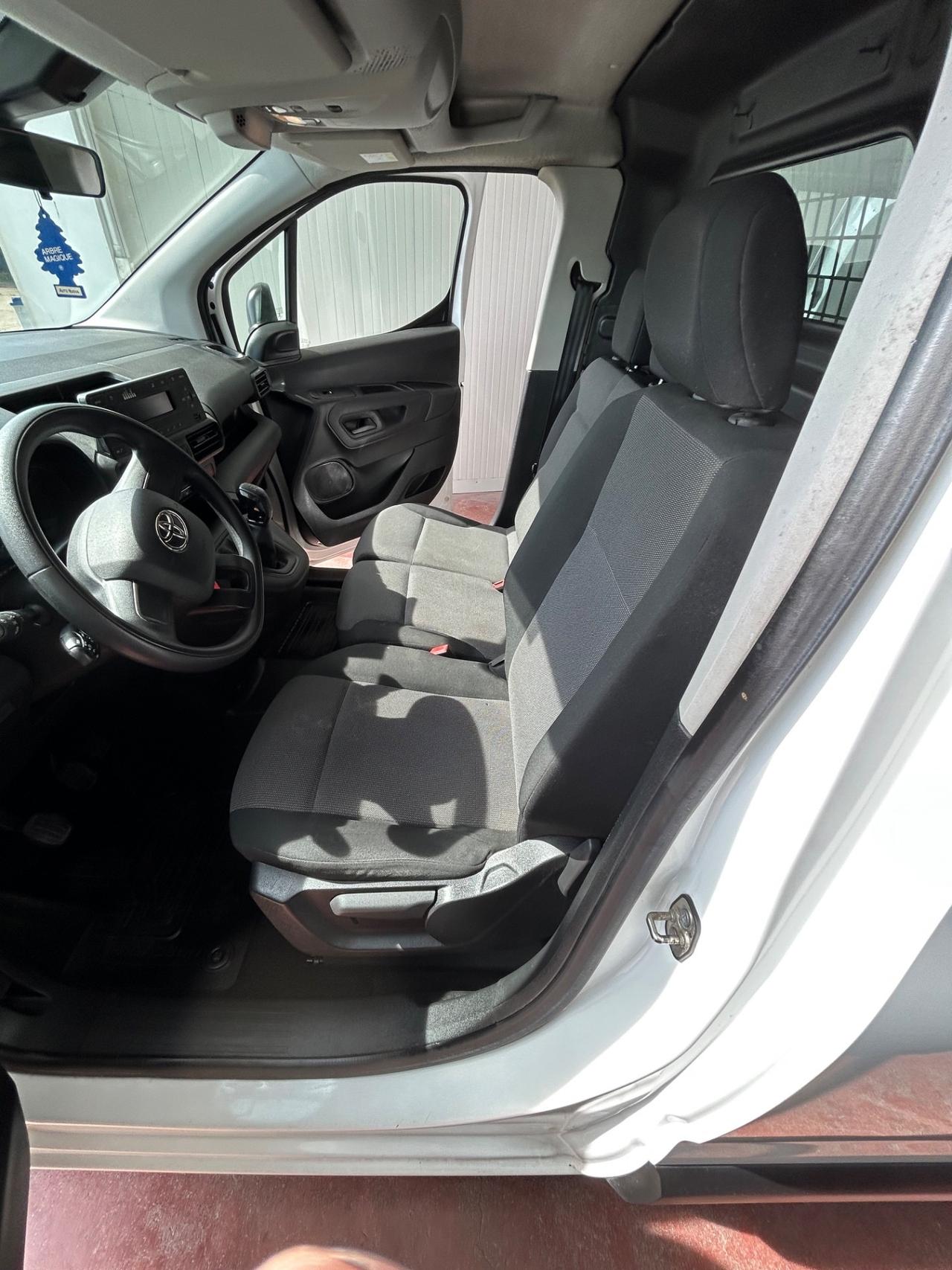 Toyota proace 3 posti