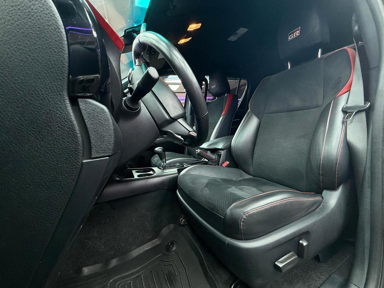 Toyota Hilux 2.8 D-4D A/T 4WD 4 porte Double Cab GR SPORT (534)