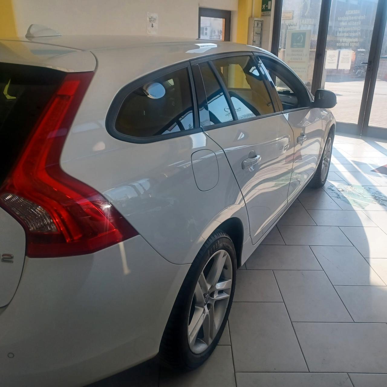 35.000KM MOTORE SOSTUITITO VOLVO V60 2.0 TDI AUTOM