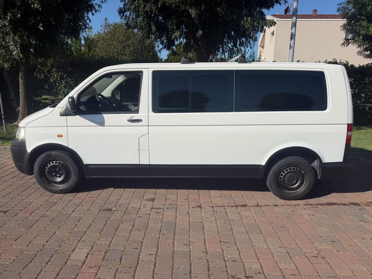 Volkswagen Transporter 2.5 TDI anno 2006 9 posti