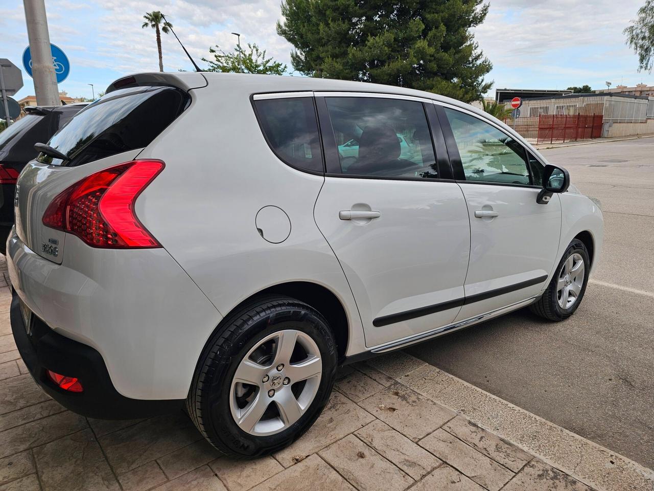PEUGEOT 3008 1.6 HDI 112CV ACCESS PREMIUM AUTO