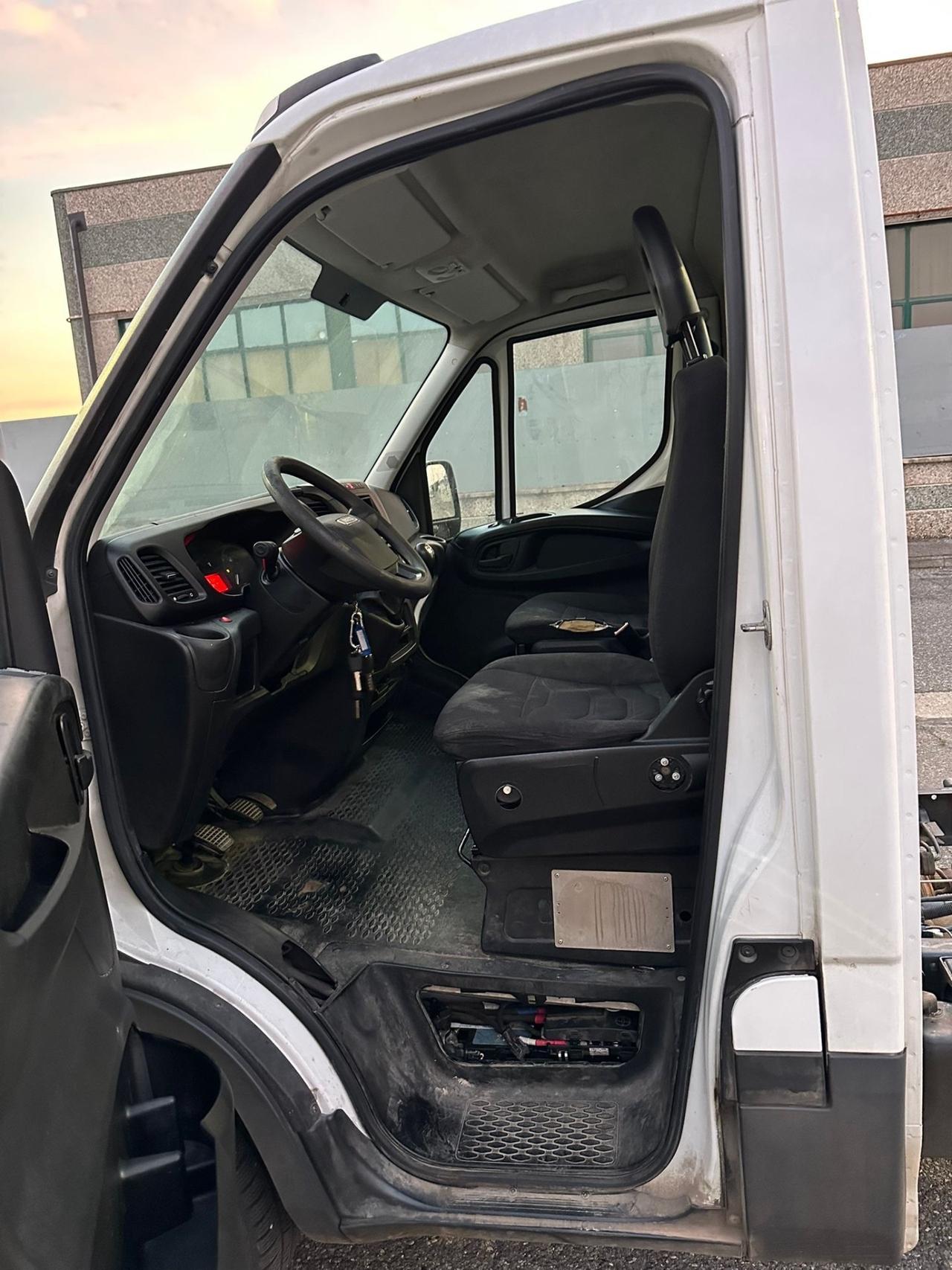 Iveco a telaio con motore rotto