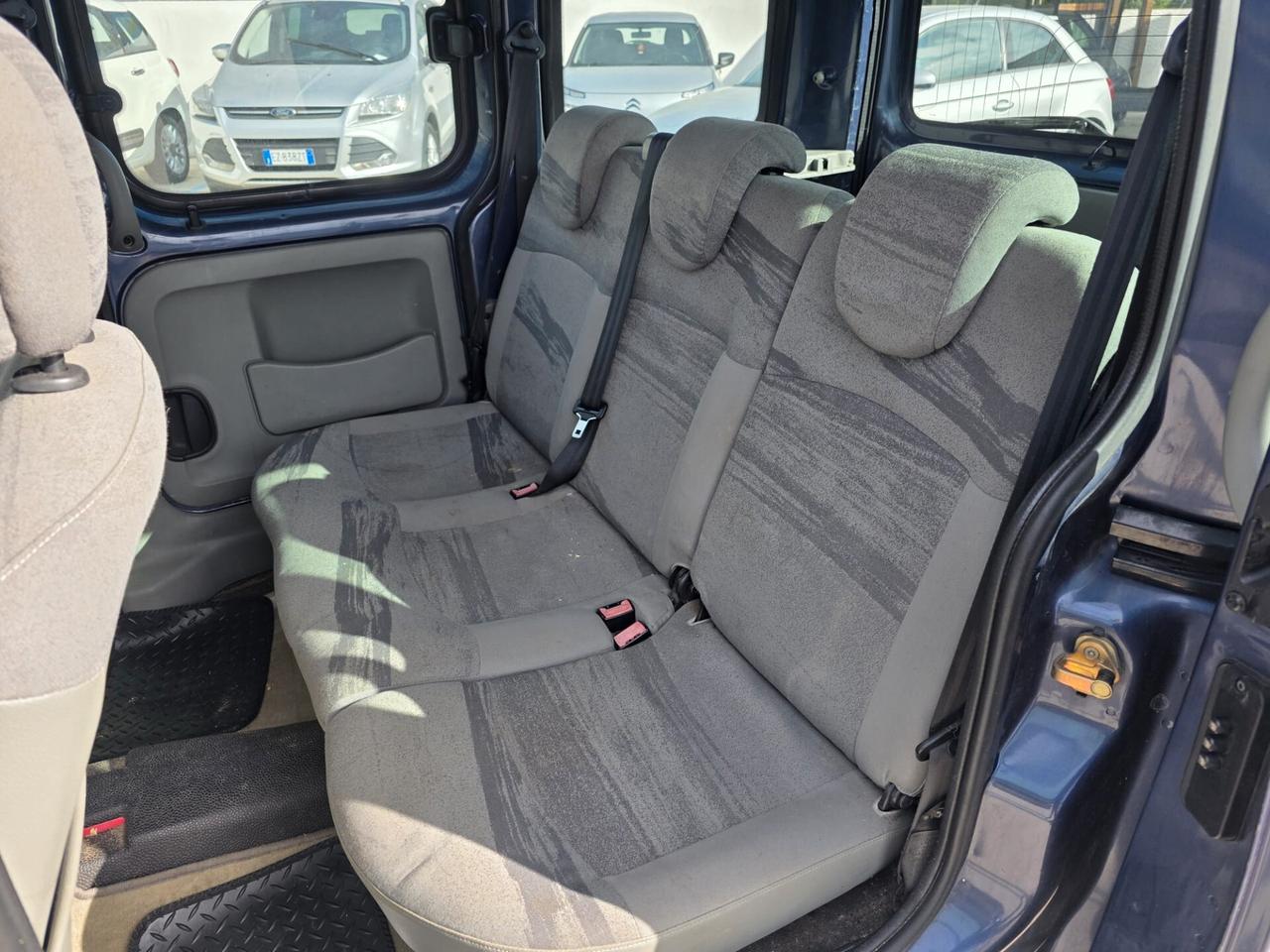 Renault Kangoo 1.2 4p. Authentique