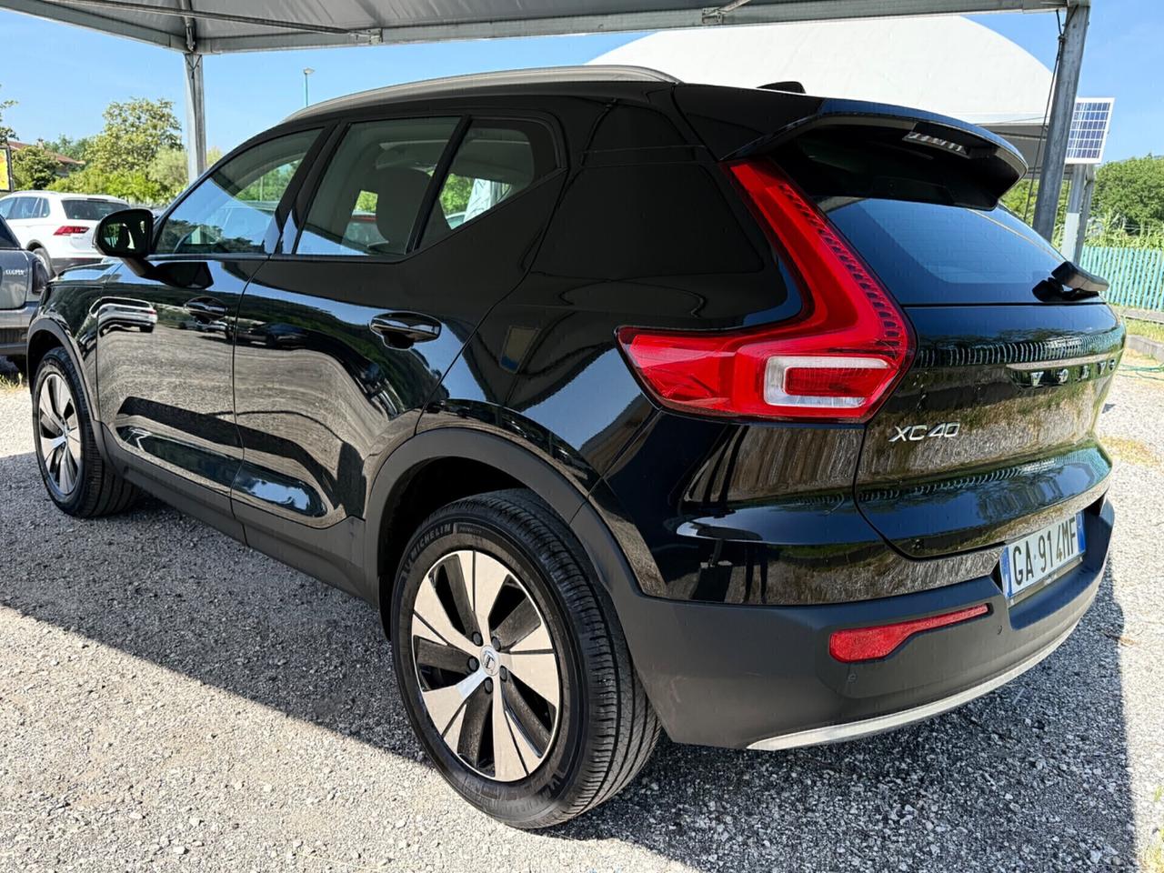 Volvo XC40 T3 *LED*CERCHI18*UNIPRO