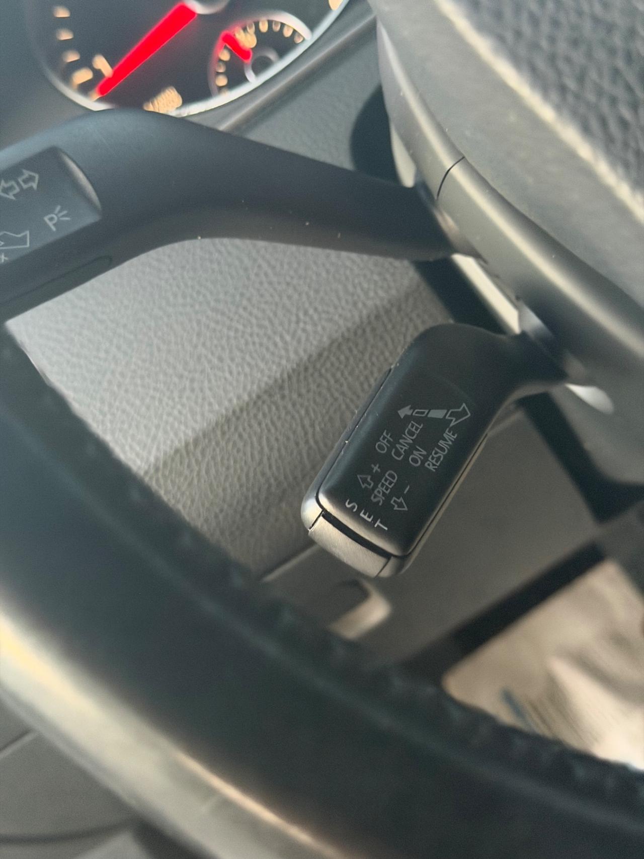 Volkswagen PASSAT 1.6 DIESEL 2011 - CARPLAY