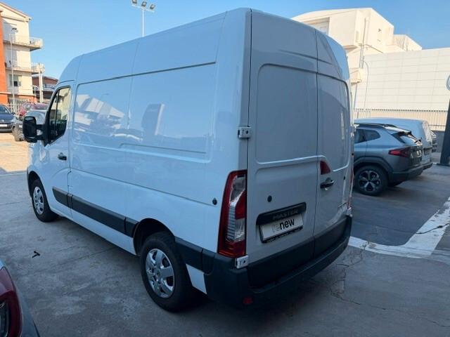 Renault Master T28 L1H1 2.3 135cv PC