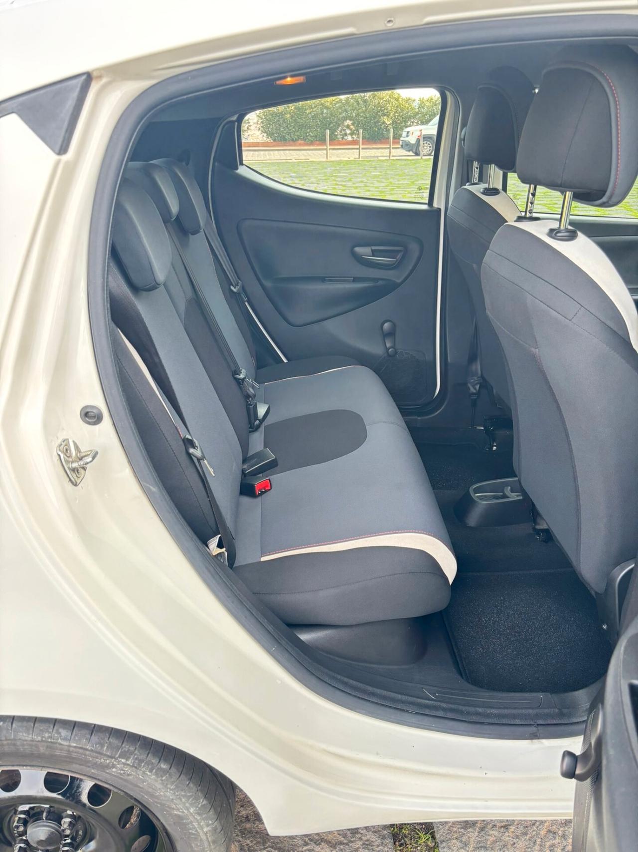 Lancia Ypsilon 1.3 MJT 16V 95 CV 5 porte S&S Elefantino