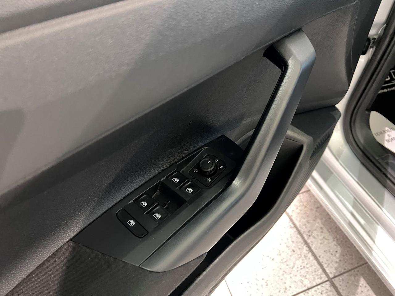 VOLKSWAGEN Polo VI 2022 1.0 tsi Life 95cv