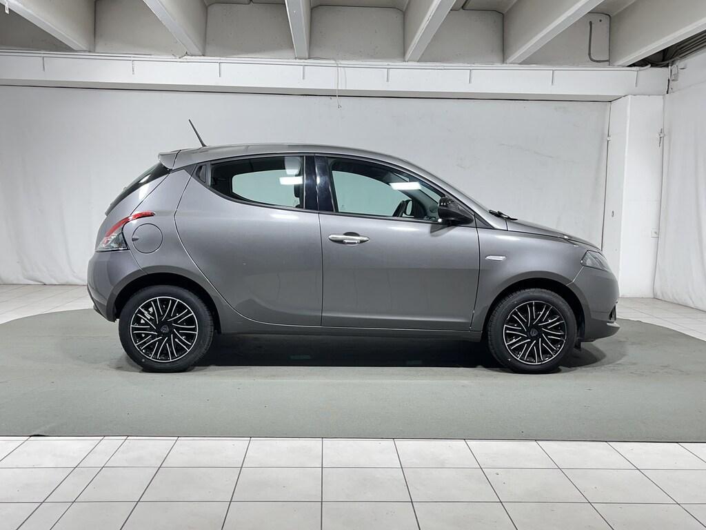 Lancia Ypsilon 1.0 firefly hybrid Silver Plus s&s 70cv