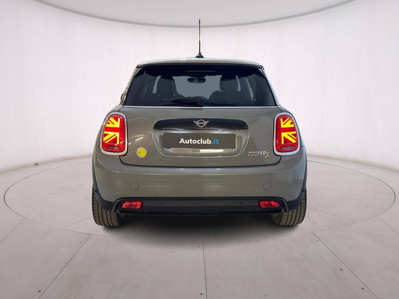 MINI Cooper SE Essential