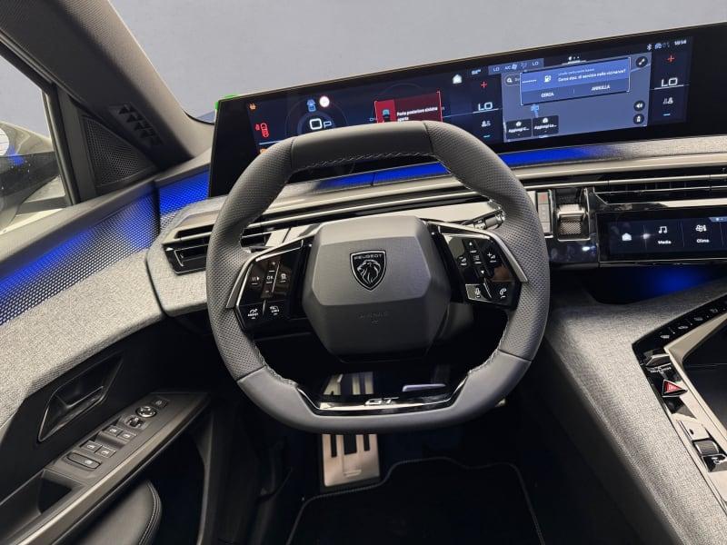 PEUGEOT 5008 HYBRID 136 E-DCS6 GT