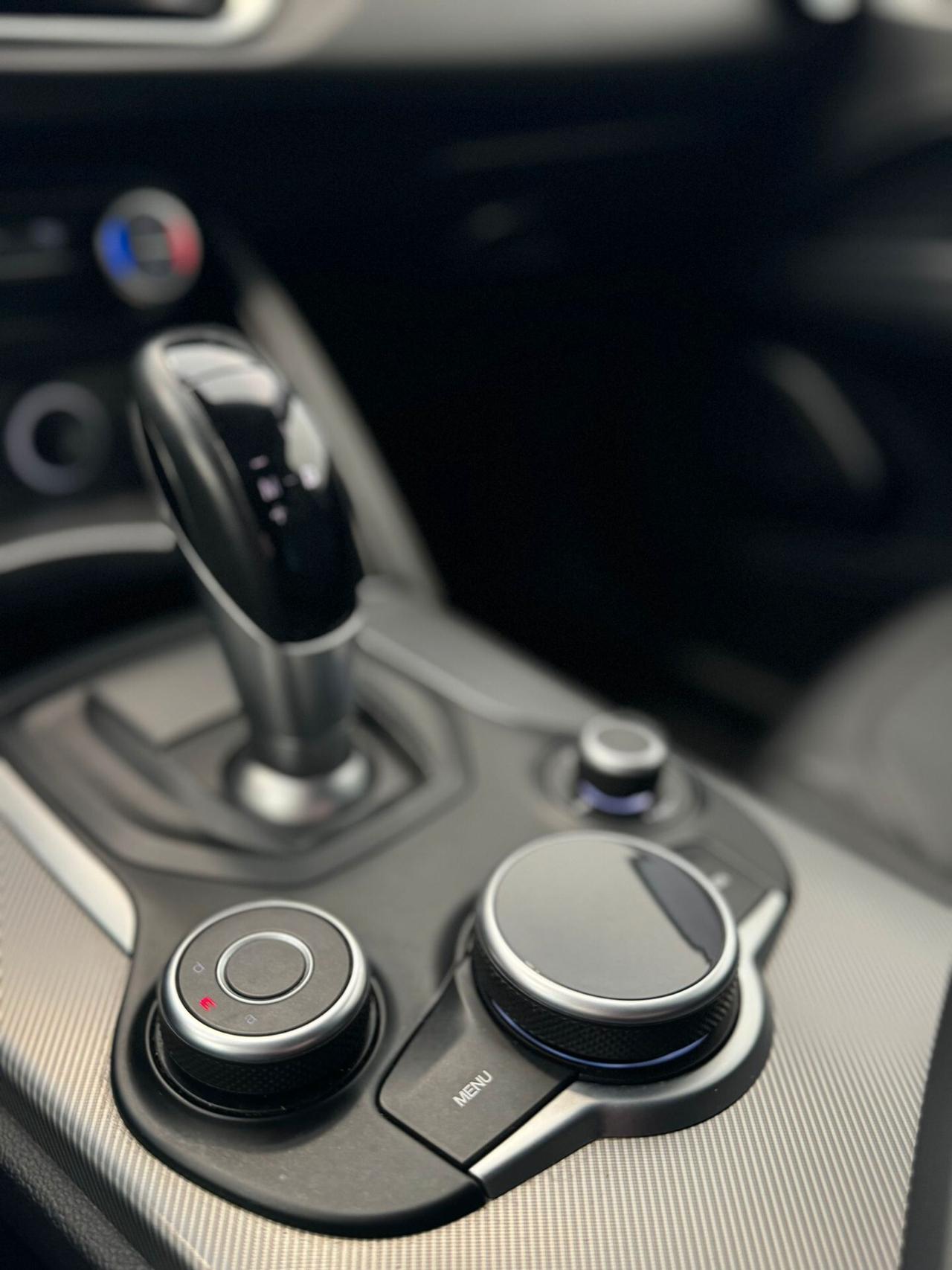 Alfa Romeo Stelvio 2.2 Turbodiesel 190 CV AT8 RWD Super