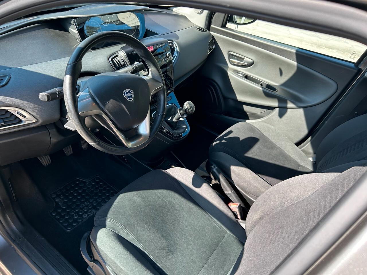 Lancia Ypsilon 1.2 69 CV GPL Ecochic Gold GPL VALIDO 2033