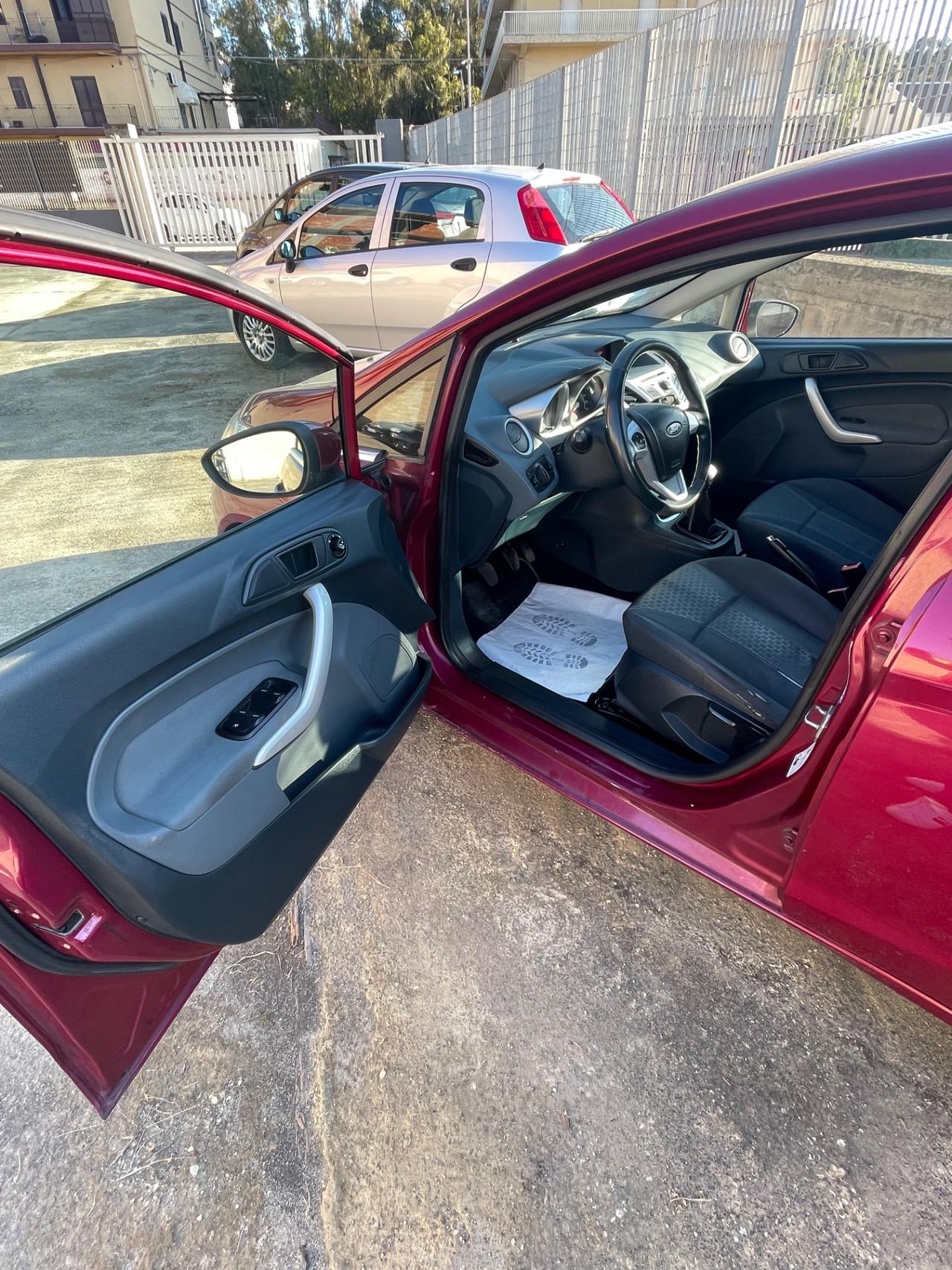 Ford Fiesta 1.2 82 CV 5 porte Titanium