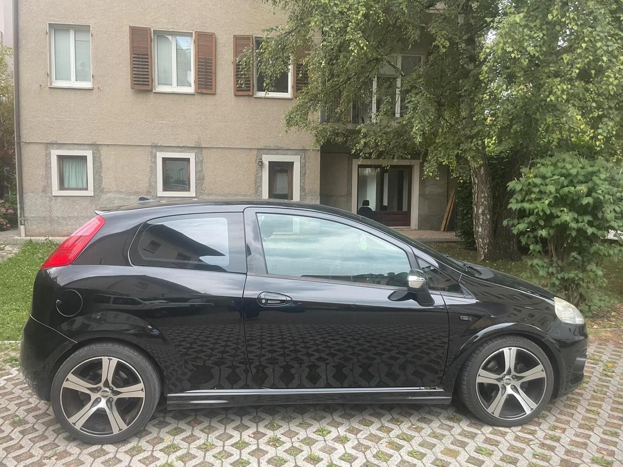 FIAT GRANDE PUNTO 1.9 MJT 130CV 6M - ADATTA A NEOPATENTATI