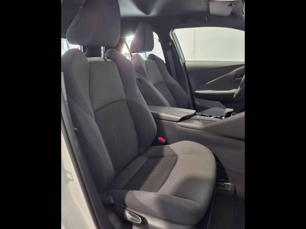 Toyota C-HR 2.0 PHEV Active FWD e-CVT