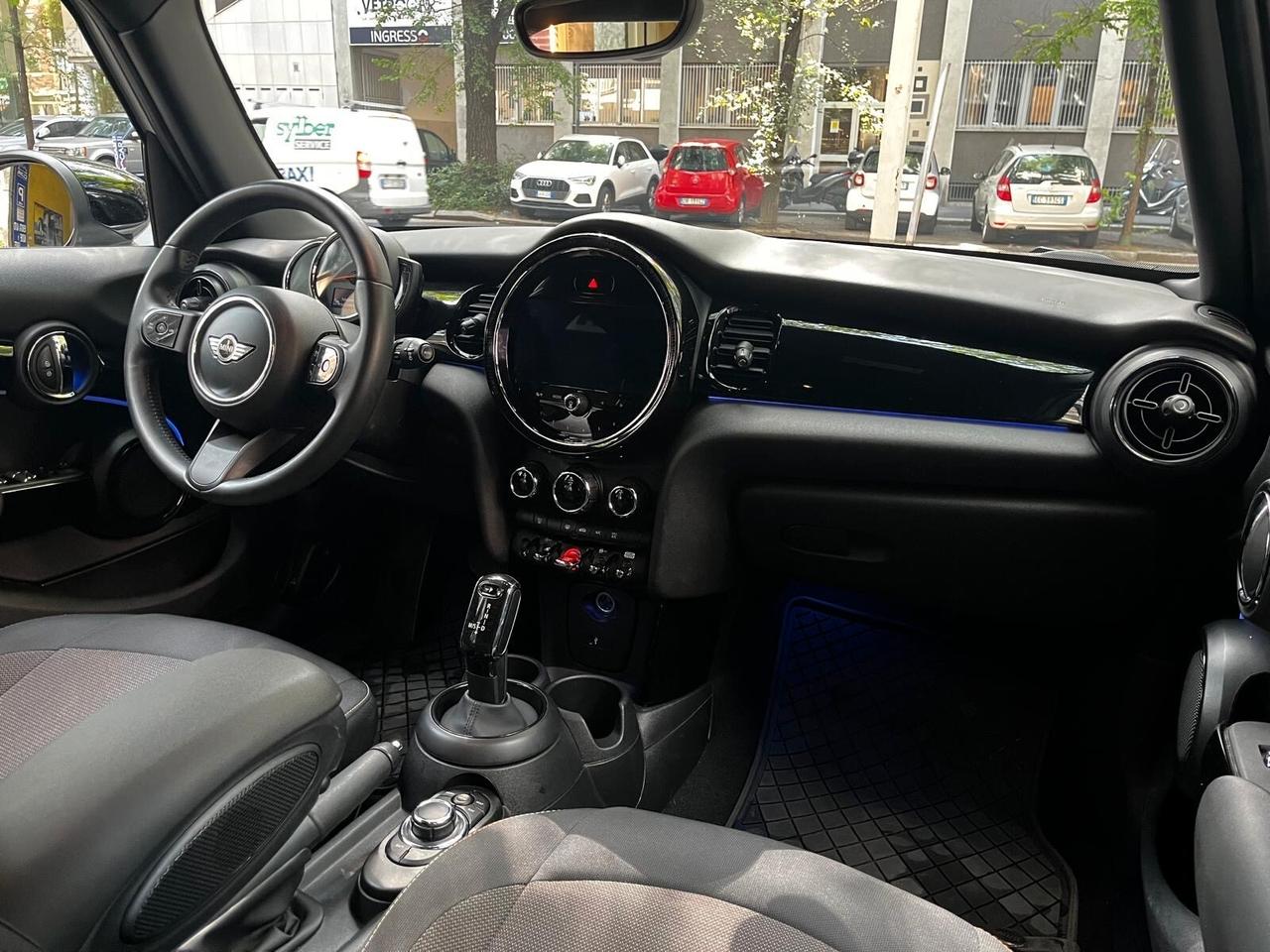 Mini 1.5 Cooper Essential