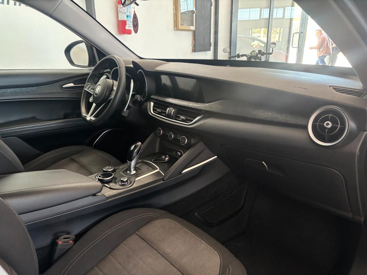 Alfa Romeo Stelvio 2.2 Turbodiesel 190 CV AT8 RWD Business