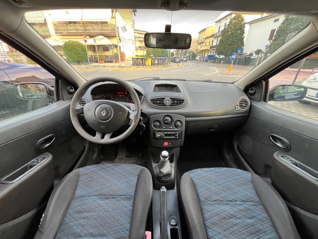 Renault Clio Storia 1.2 16V 5 porte Dynamique