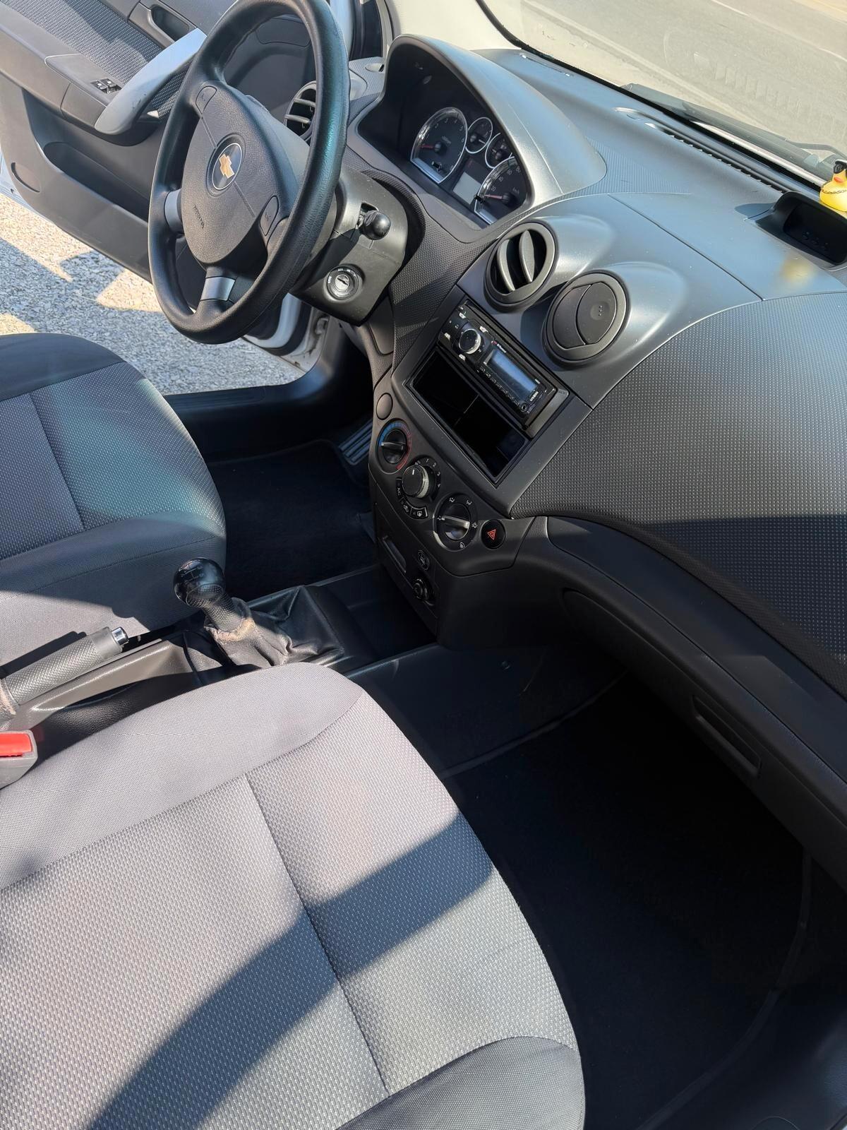 Chevrolet Aveo 1.2 5P. LT GPL