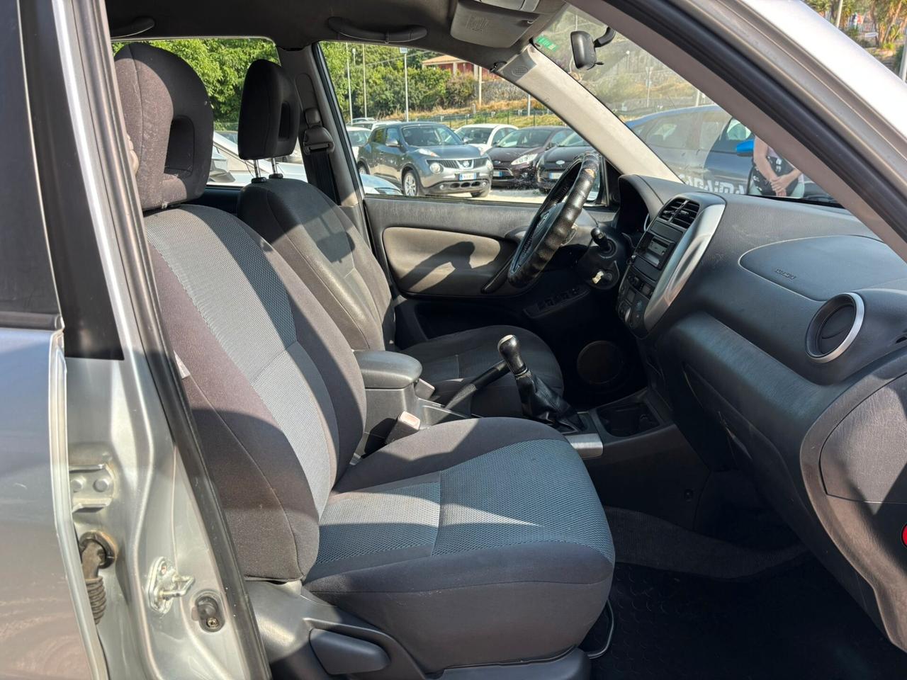 TOYOTA RAV-4 2.0 D-4D - 2004