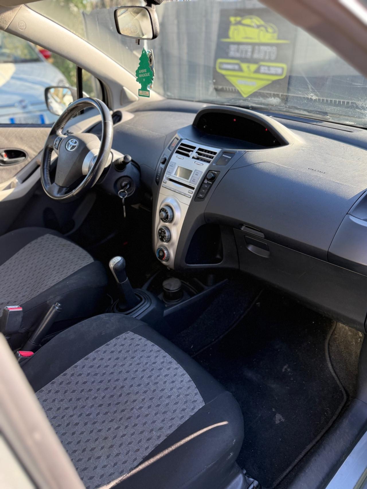 Toyota YARIS 1.0 BENZINA SOL NEOPATENTATI 5 PORTE