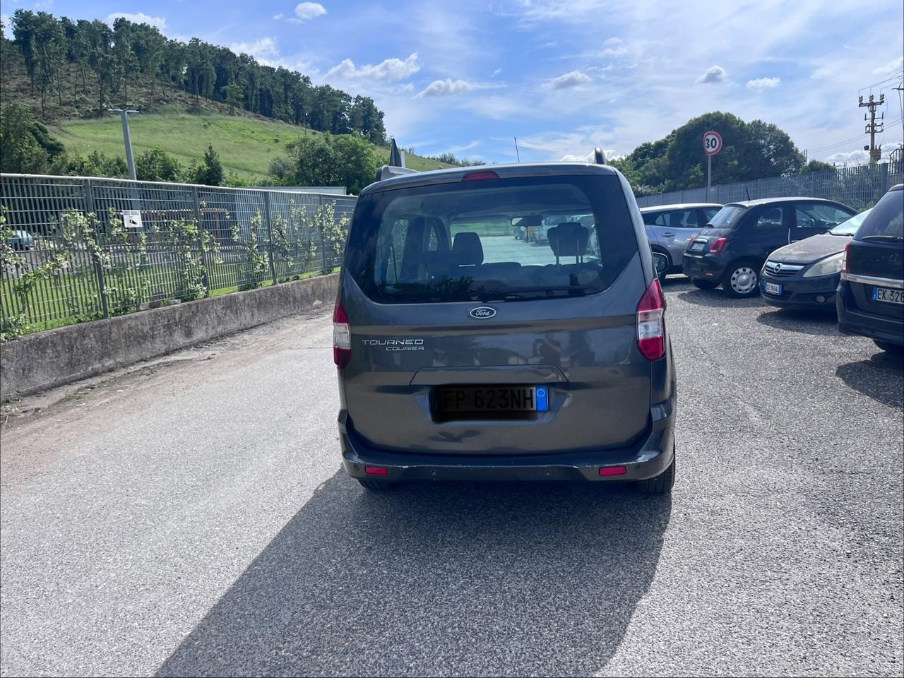 Ford Tourneo Courier 1.5 TDCI 100 CV Sport