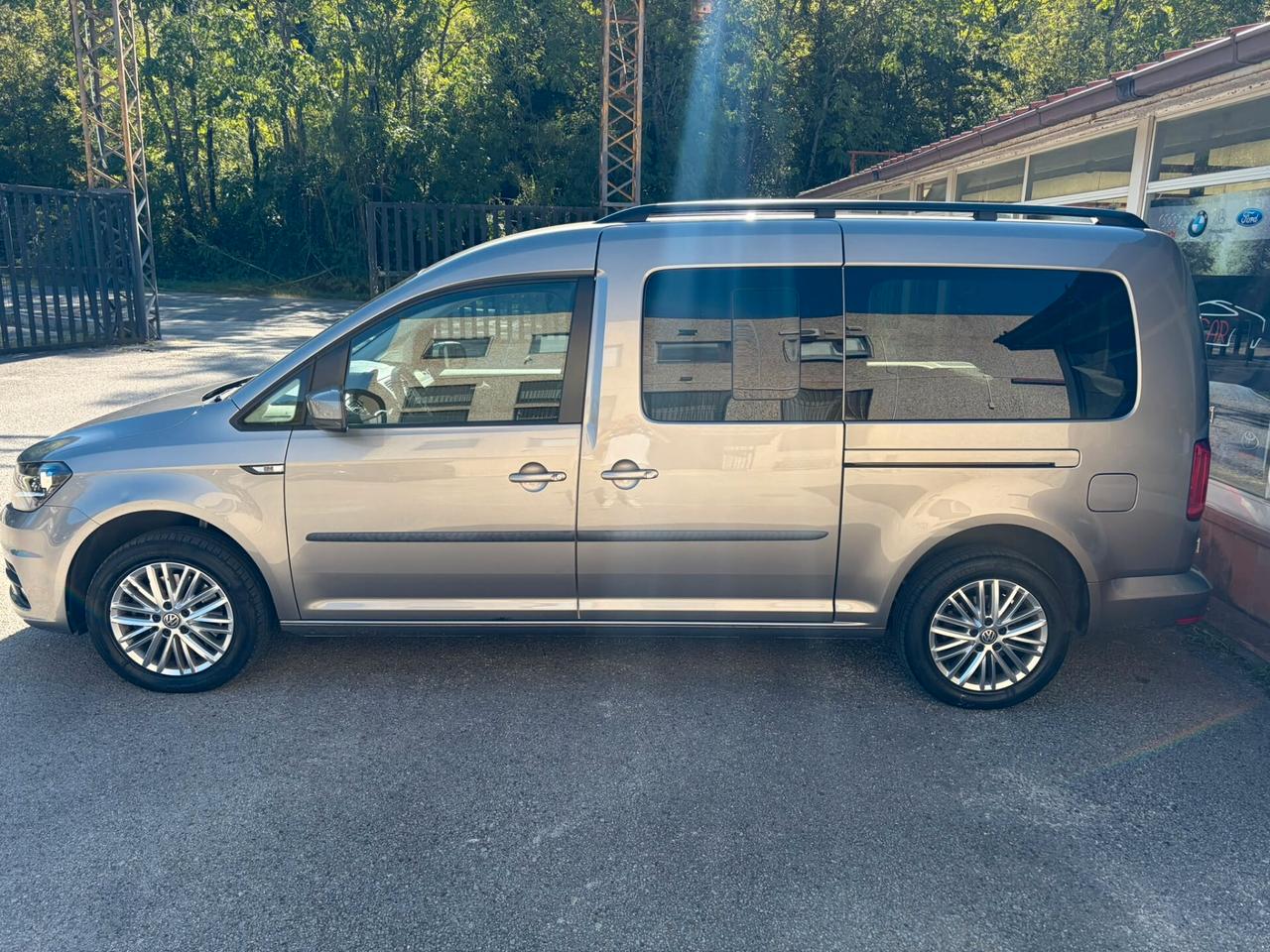 VOLKSWAGEN CADDY 2.0 TDI MAXI AUT. 109.000 KM