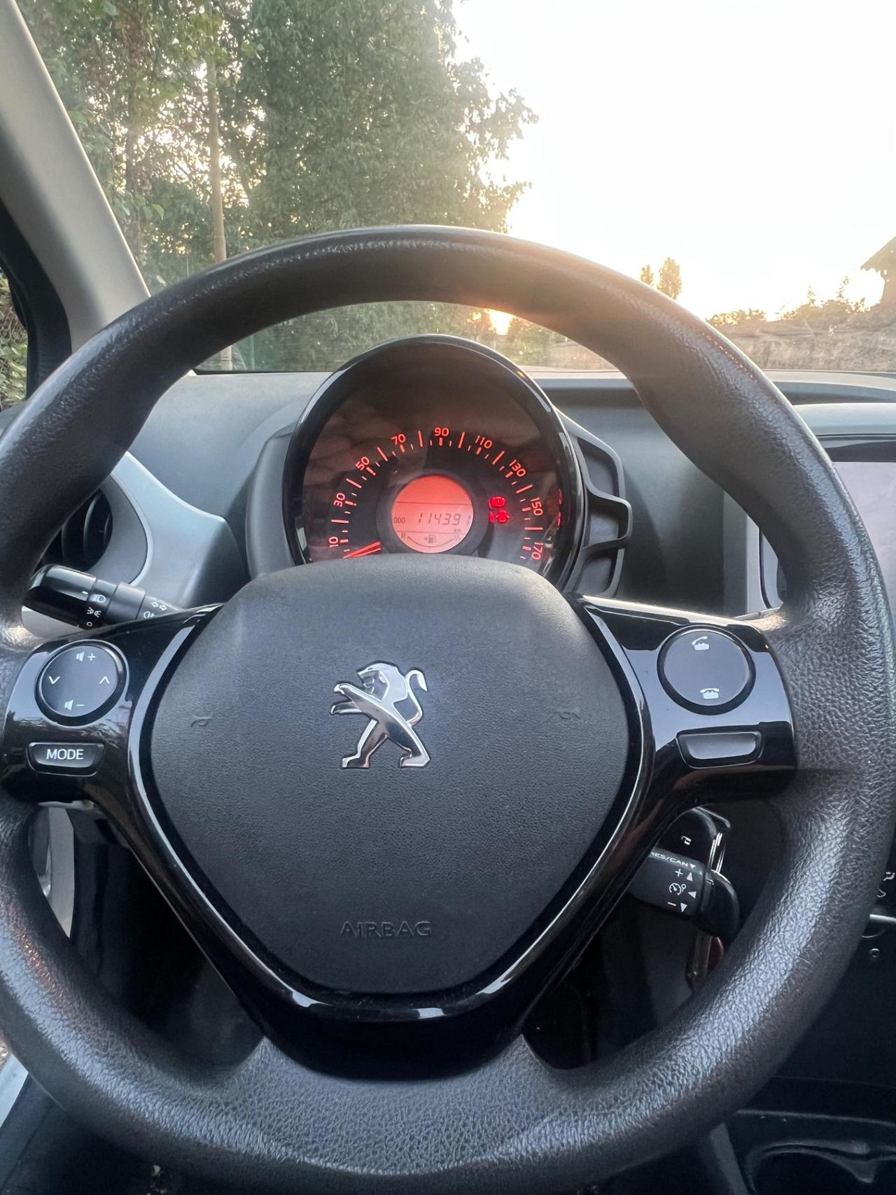 Peugeot 108 PureTech 82 5 porte Allure TOP!